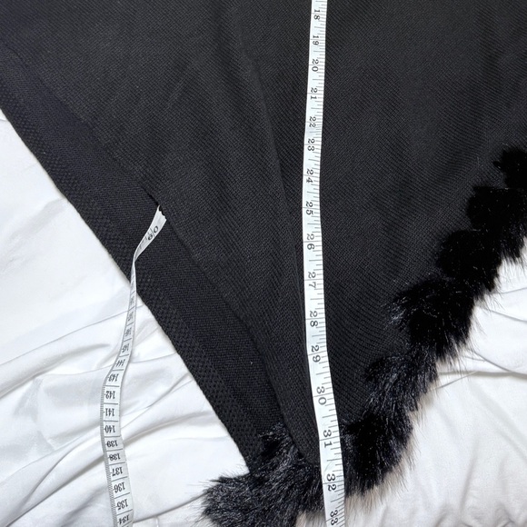 Chico’s Black Knit Faux Fur Trim Poncho – Size S/M (NWT) - Picture 9 of 9